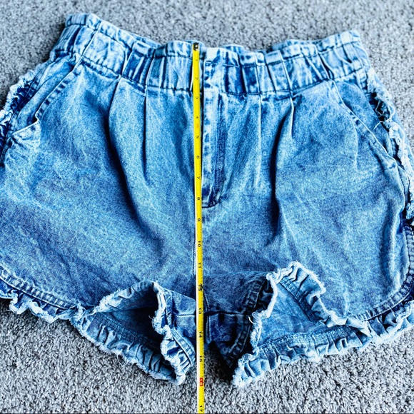 🆕 Very J Acid Wash Jean Shorts - Picture 5 of 8